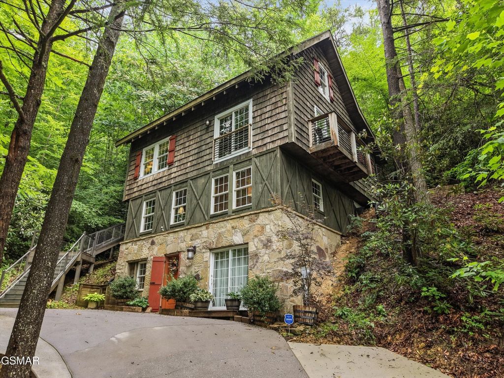 345 Gatlin Drive, Gatlinburg