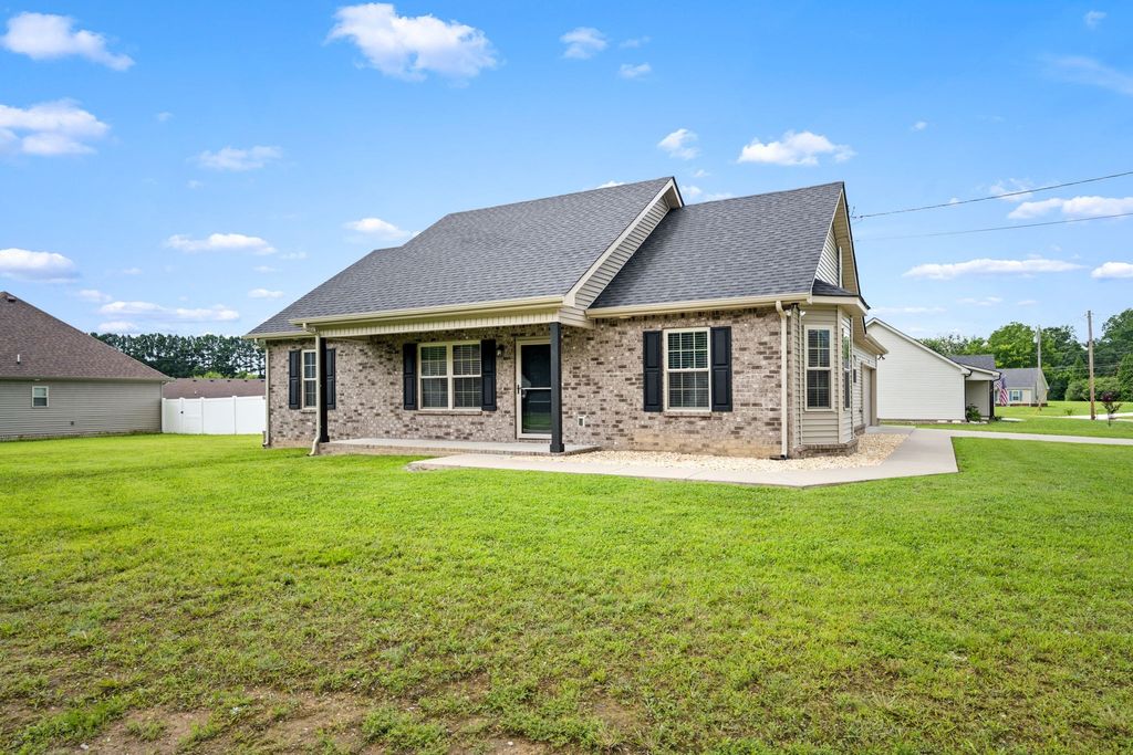 168 Grace Ct, Manchester