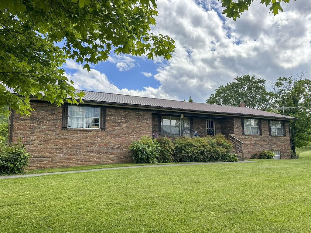 6259 Highway 131, Washburn