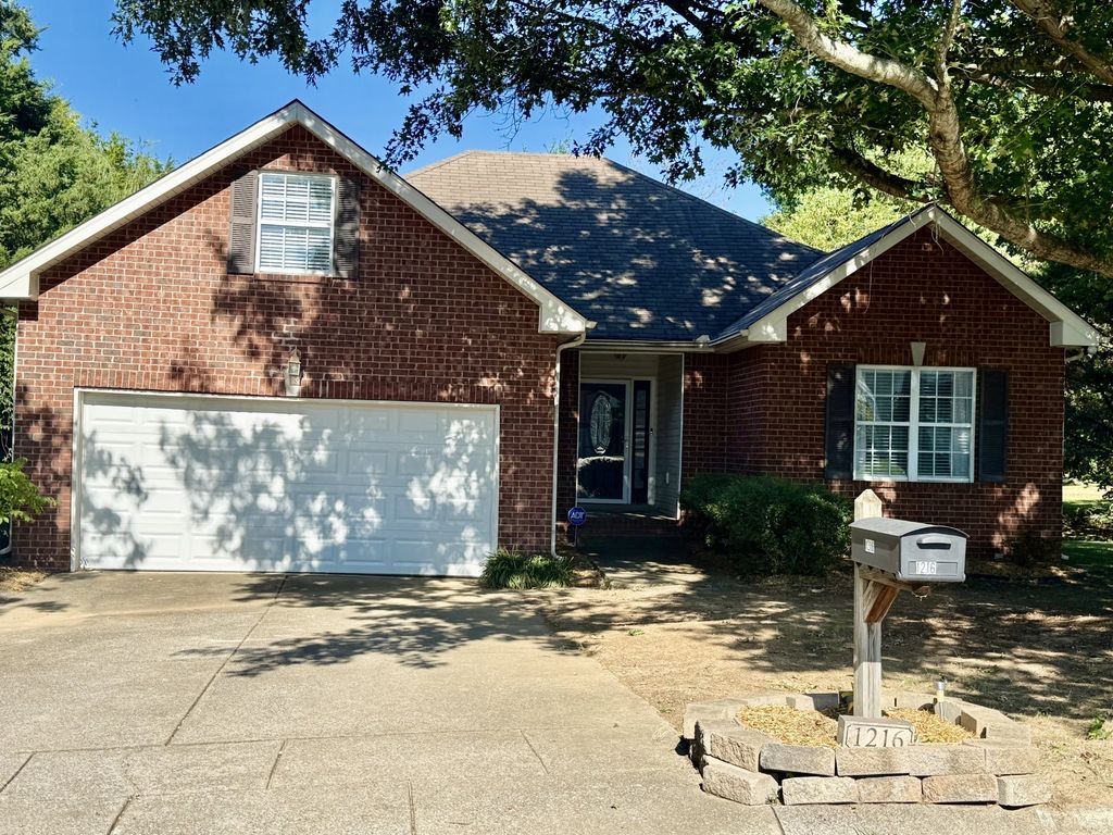 1216 Kristopher Dr, Lebanon