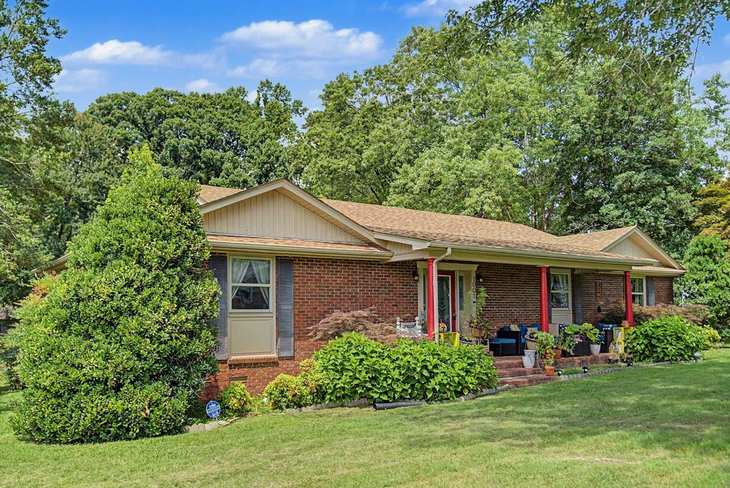 1001 Due West Cir, Lafayette