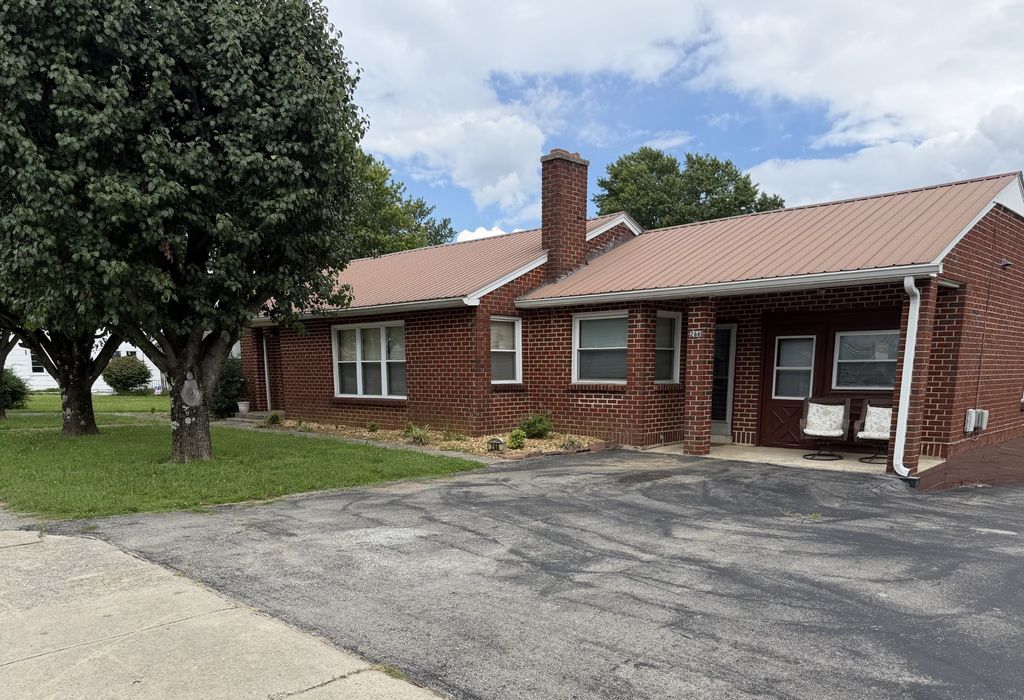 266 Sparta St, Spencer