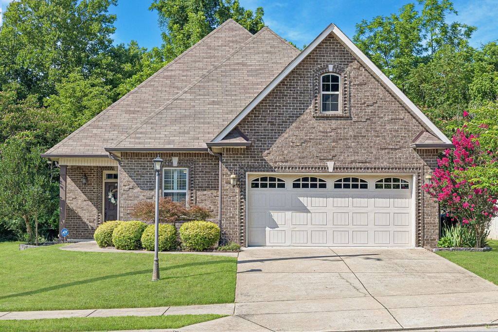 5150 Myra Dr, Hermitage