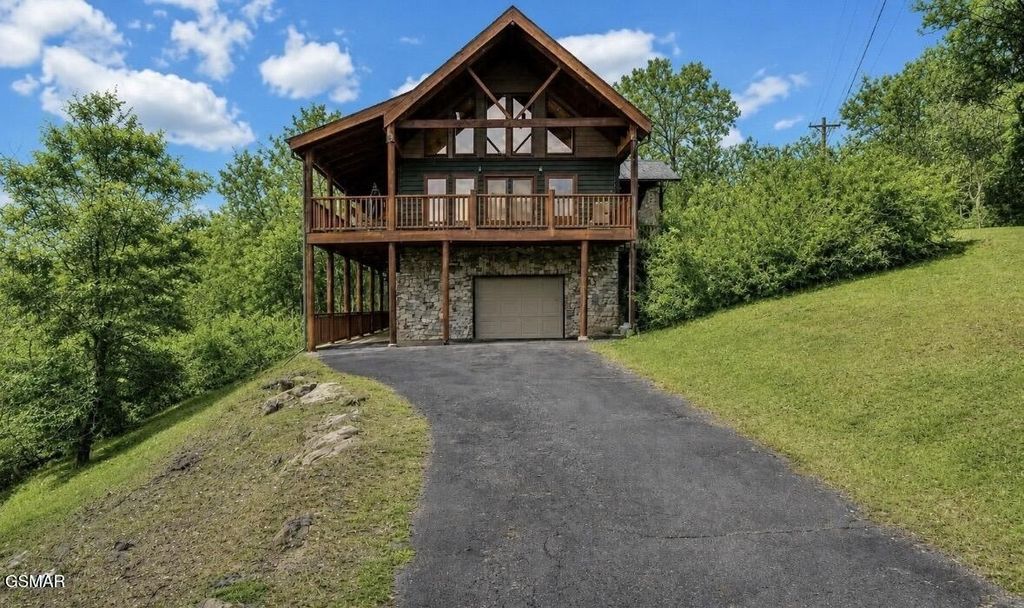 403 Happy Hollow Lane, Sevierville