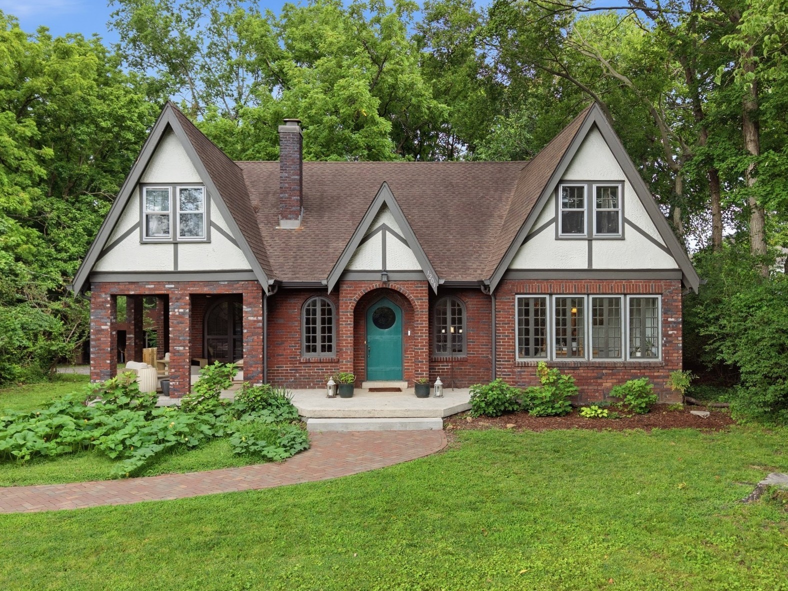 Home for sale in 1203 Mcgavock Pike Nashville, TN