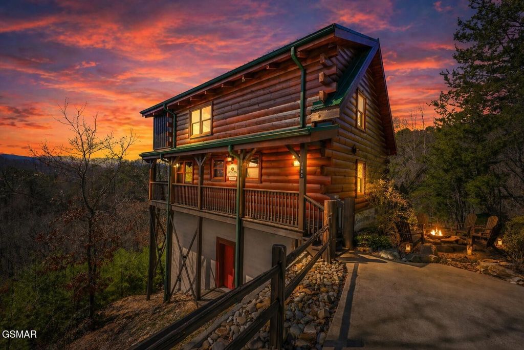 1960 E Mountain Way, Sevierville