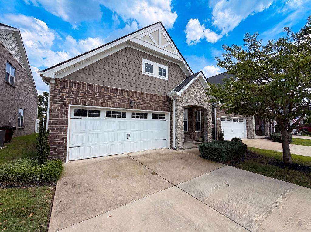 6044 Blackberry Ridge Ln, Hermitage