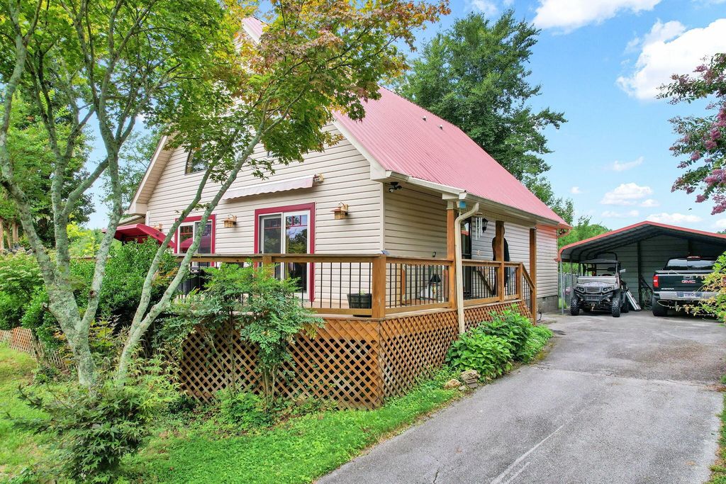 1751 County Road 50, Riceville