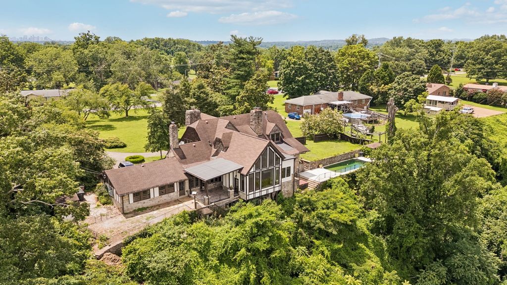 2990 Mcgavock Pike, Nashville