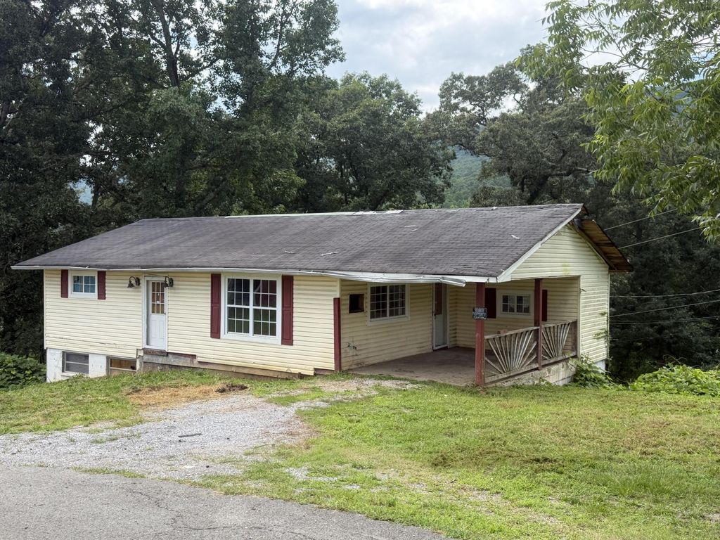 211 S Oak Street, Whitwell