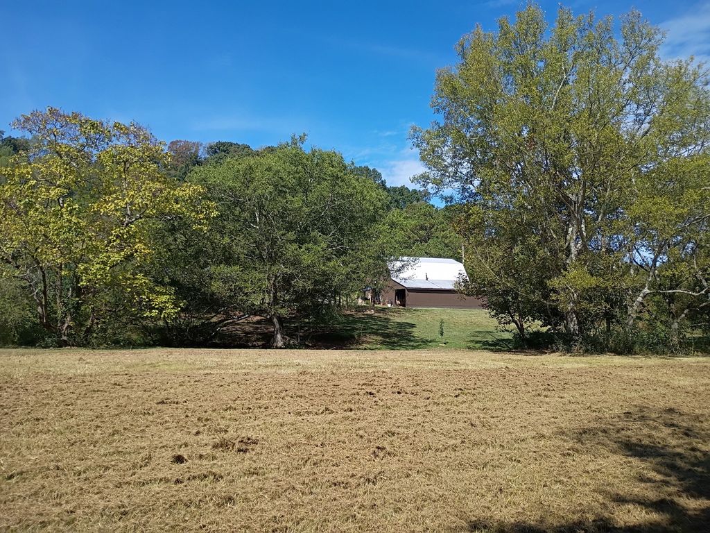 1655 Hurricane Creek Rd, Lawrenceburg