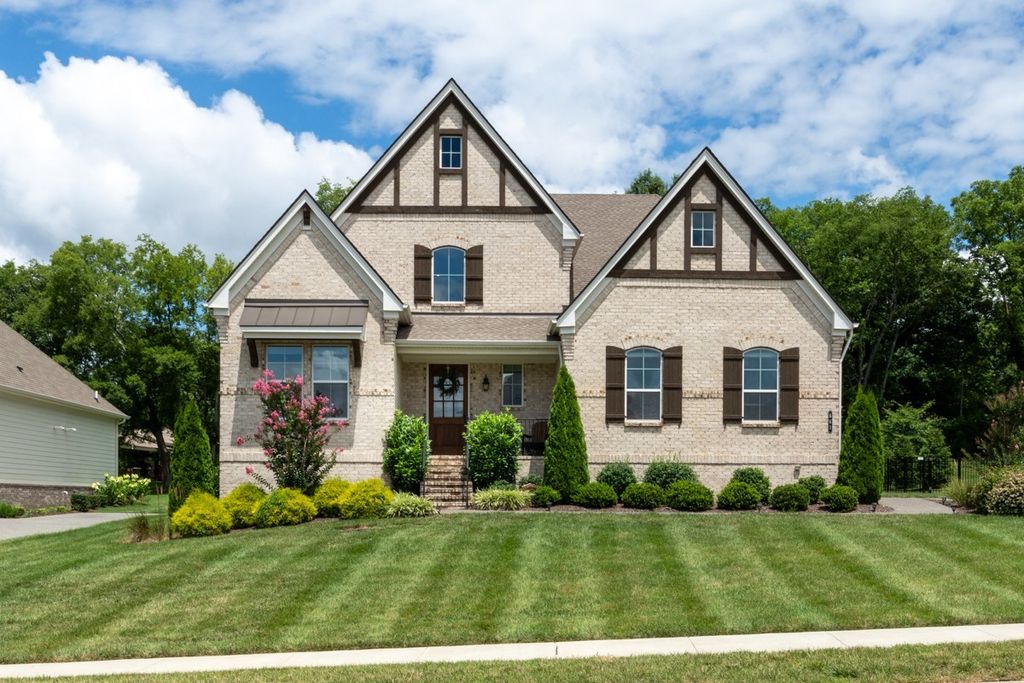661 Concord Dr, Gallatin
