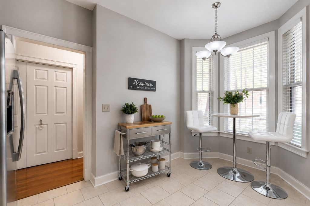 3110 W End Cir 2, Nashville
