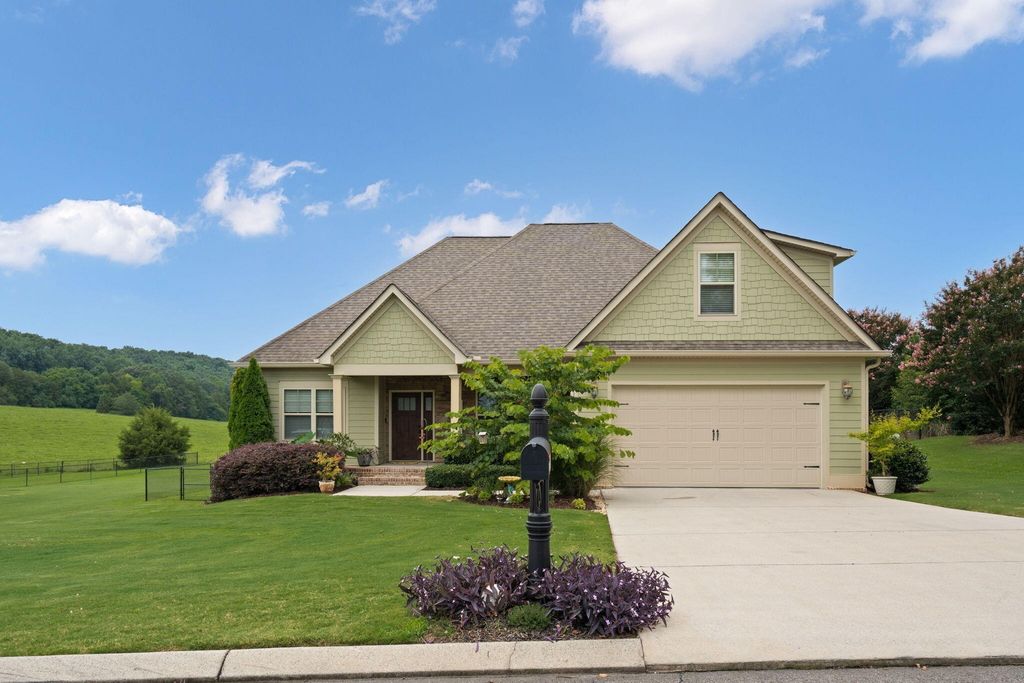 112 Keystone Drive Ne, Cleveland