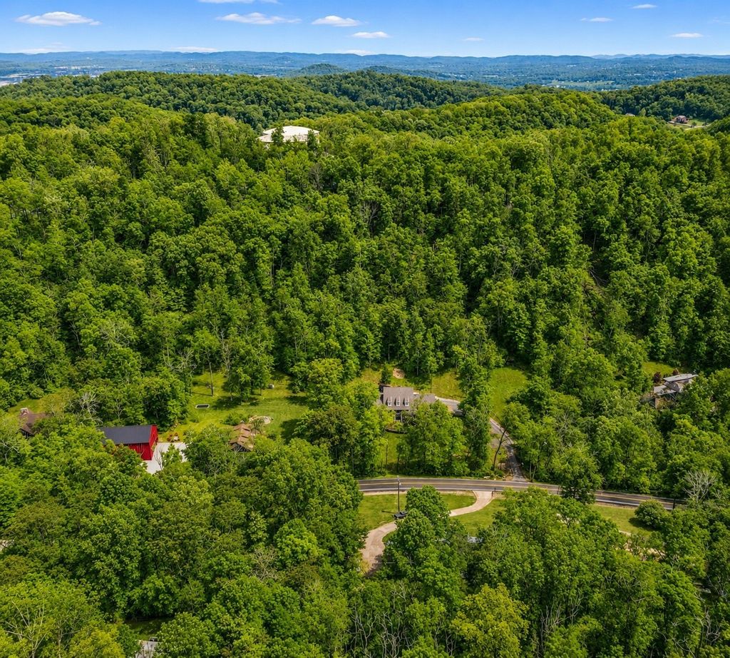 2288 N Berrys Chapel Rd, Franklin