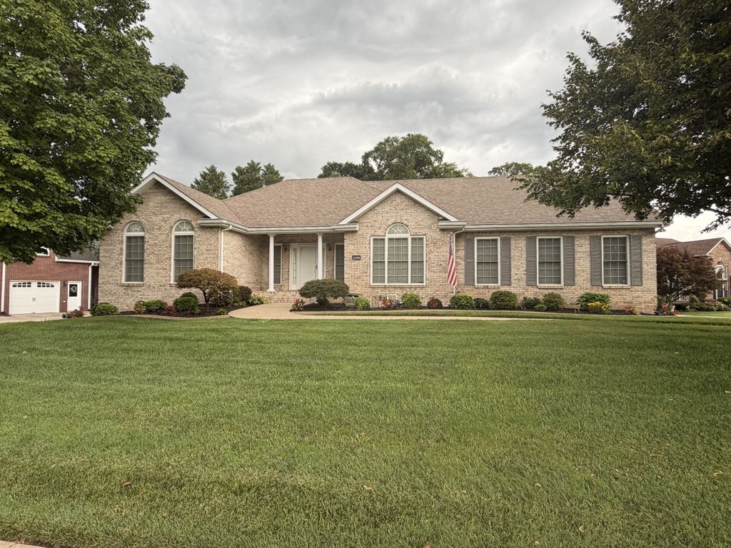 2559 Hedgerow Ln, Clarksville