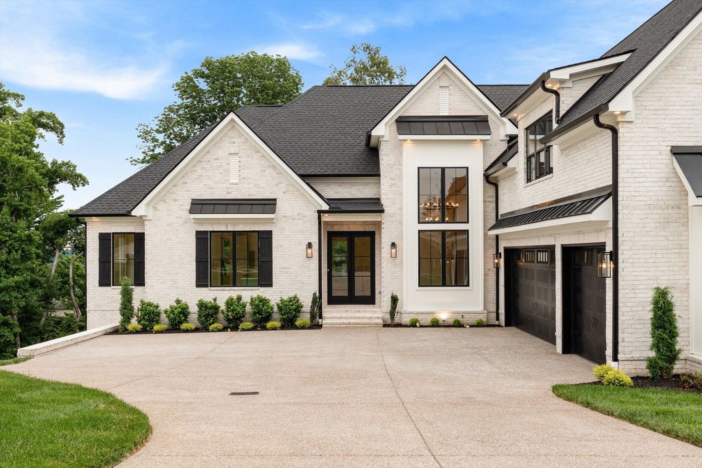 342 Raintree Drive, Hendersonville