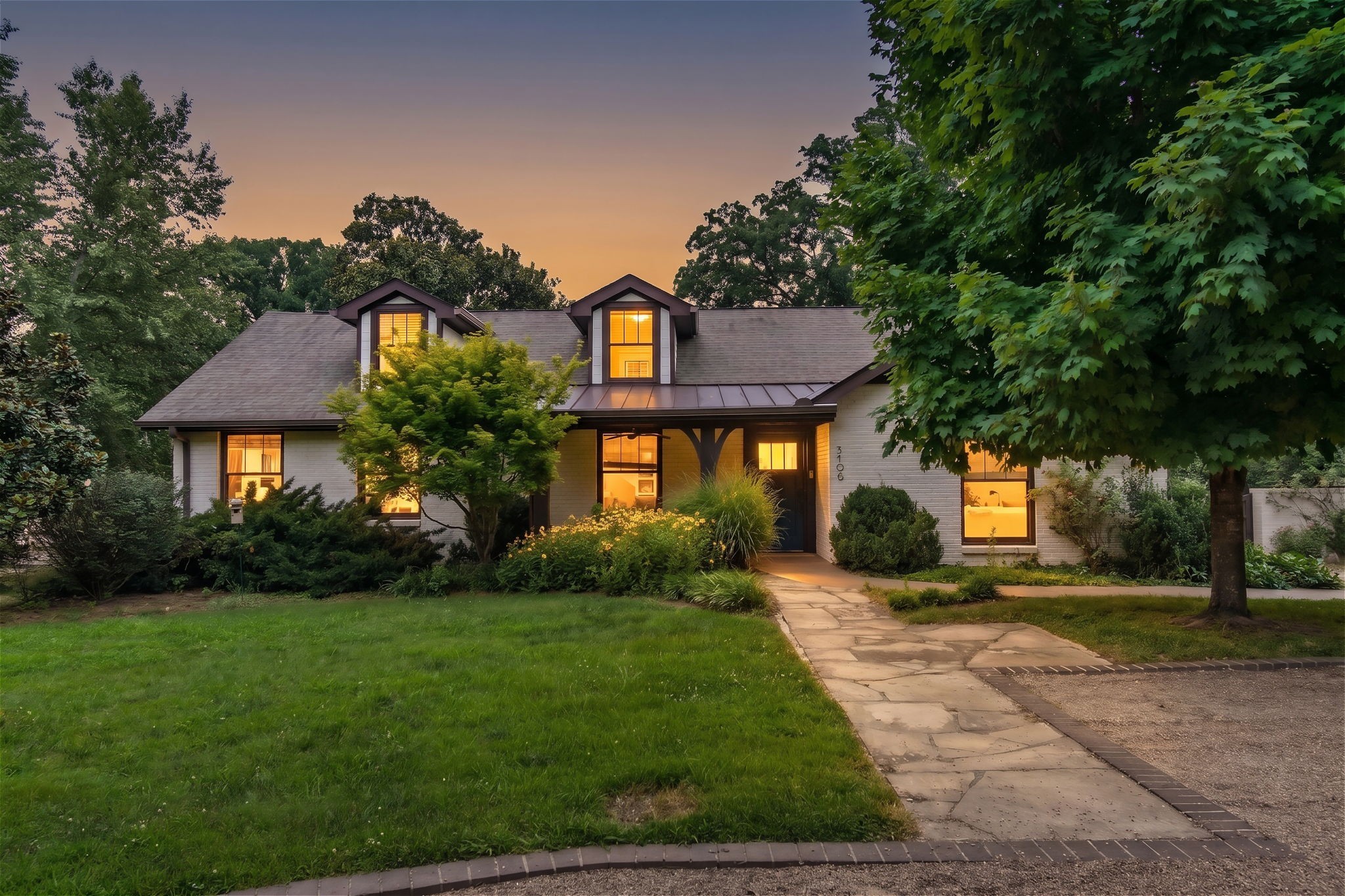 Photo of Listing #3285931