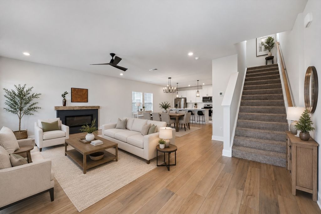 1337 Carriage Park Dr, Hermitage