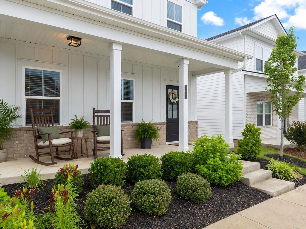 1337 Carriage Park Dr, Hermitage