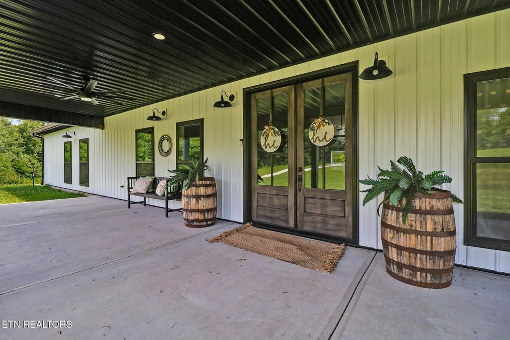 2175 N Lick Creek Rd, Byrdstown