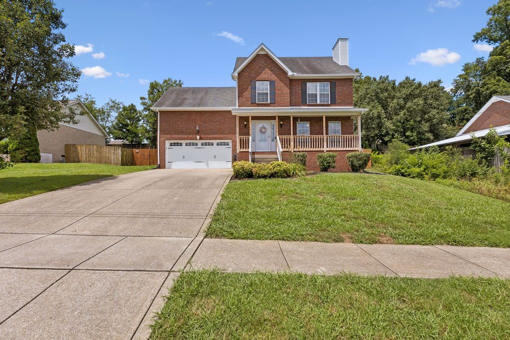 107 Camden Ct N, Hendersonville