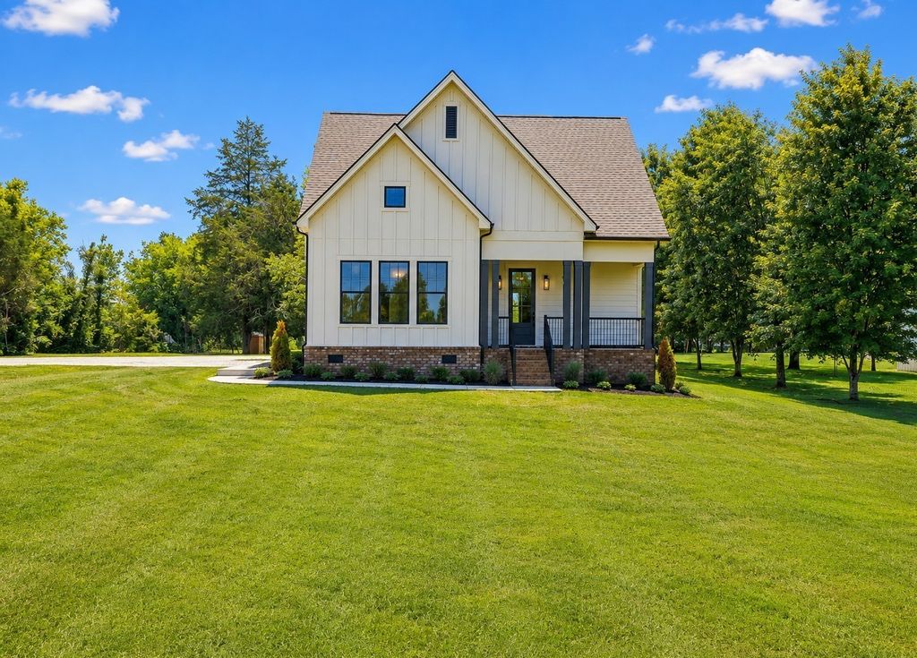 2636 Phillips Rd, Lebanon