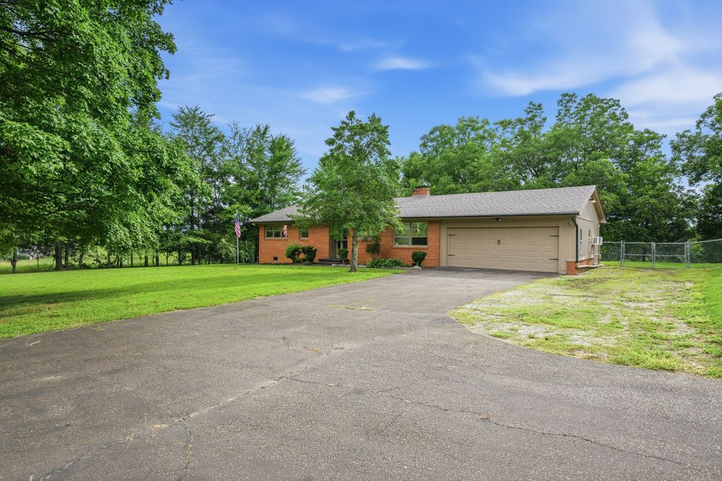 783 N Broad St, Lexington