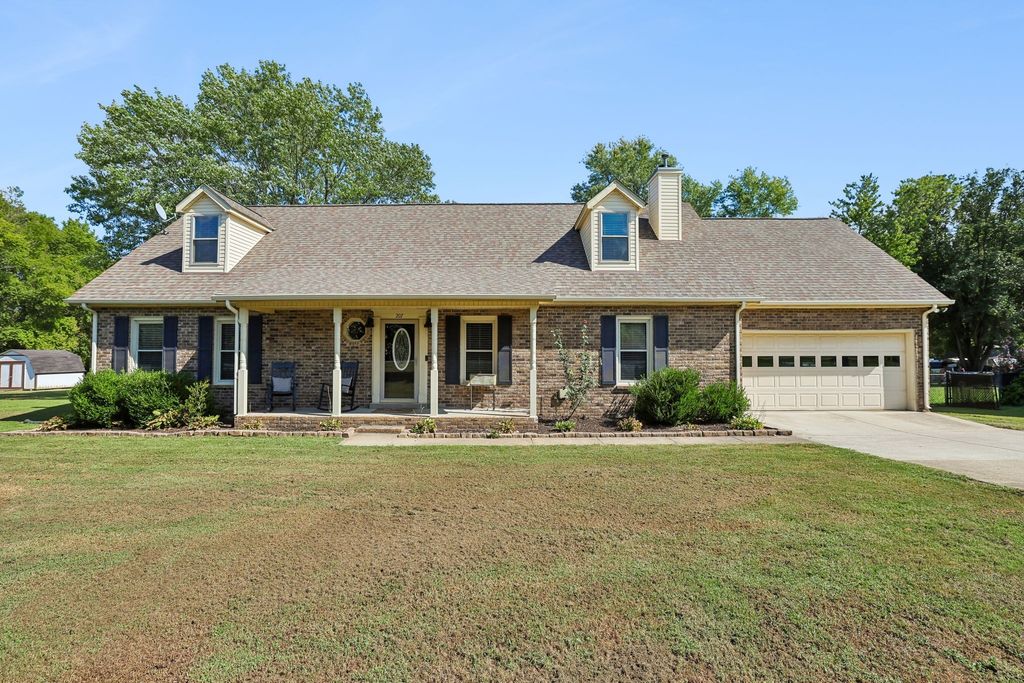 207 Peebles Dr, Smyrna