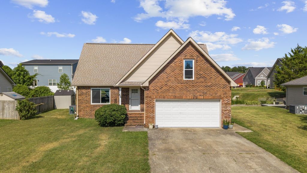 105 Bonnie Oak Dr, Lebanon