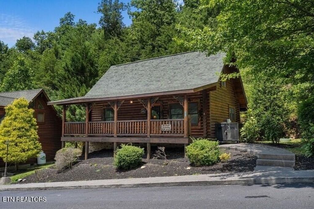 3143 Smoky Ridge Way, Sevierville
