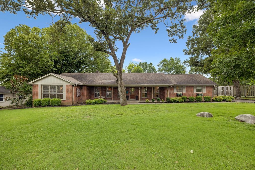 708 Westwood Dr, Lebanon