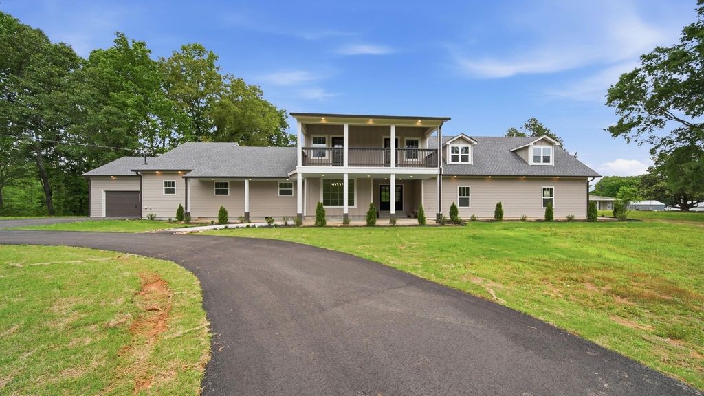 11115 Hwy 193, Williston