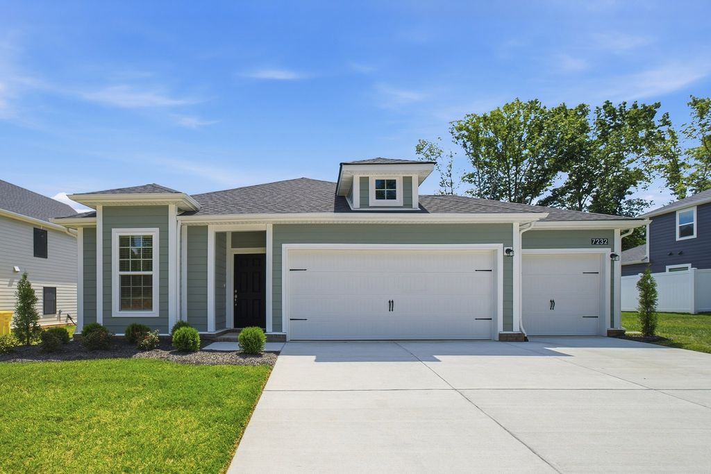26 Fairlawn Dr, Fairview