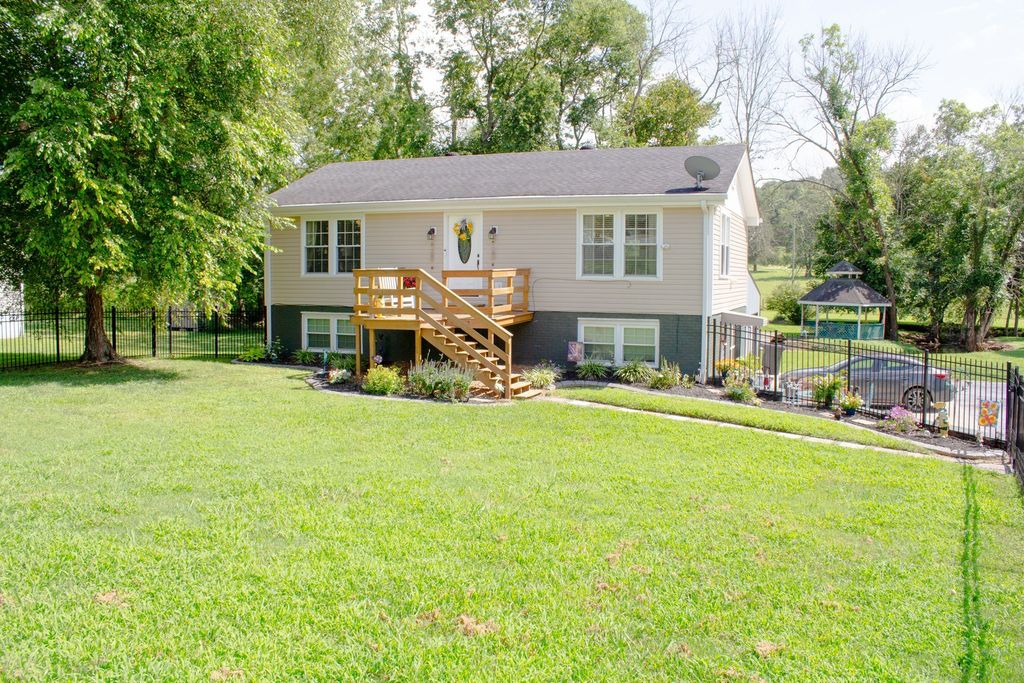 2930 Holloway Rd, Lebanon