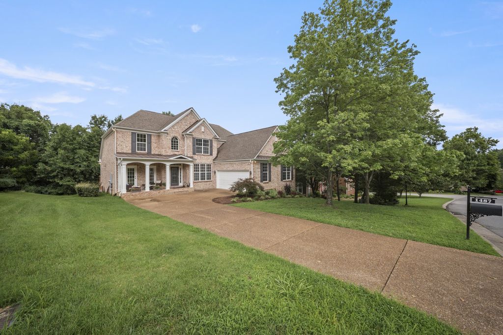 1487 Red Oak Dr, Brentwood