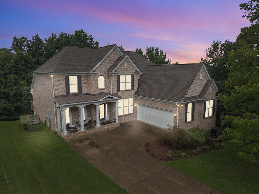 1487 Red Oak Dr, Brentwood