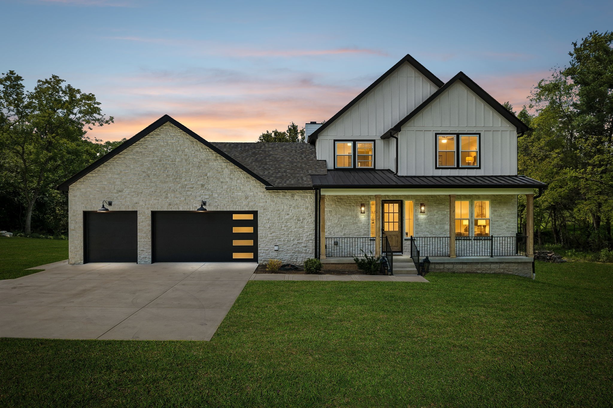 Photo of Listing #3288343