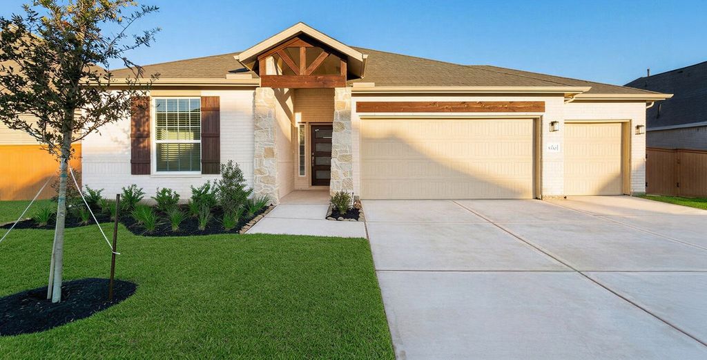 396 Single Creek Drive, White House