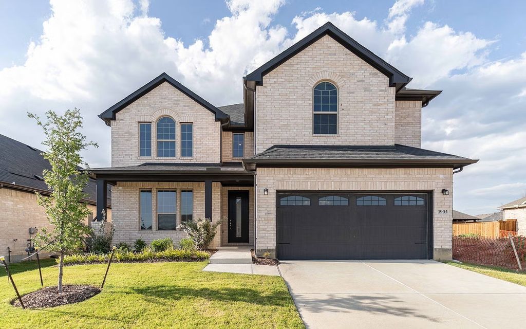 305 Meadow Brook Drive, White House