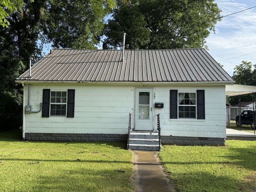 207 Powell St, Decherd