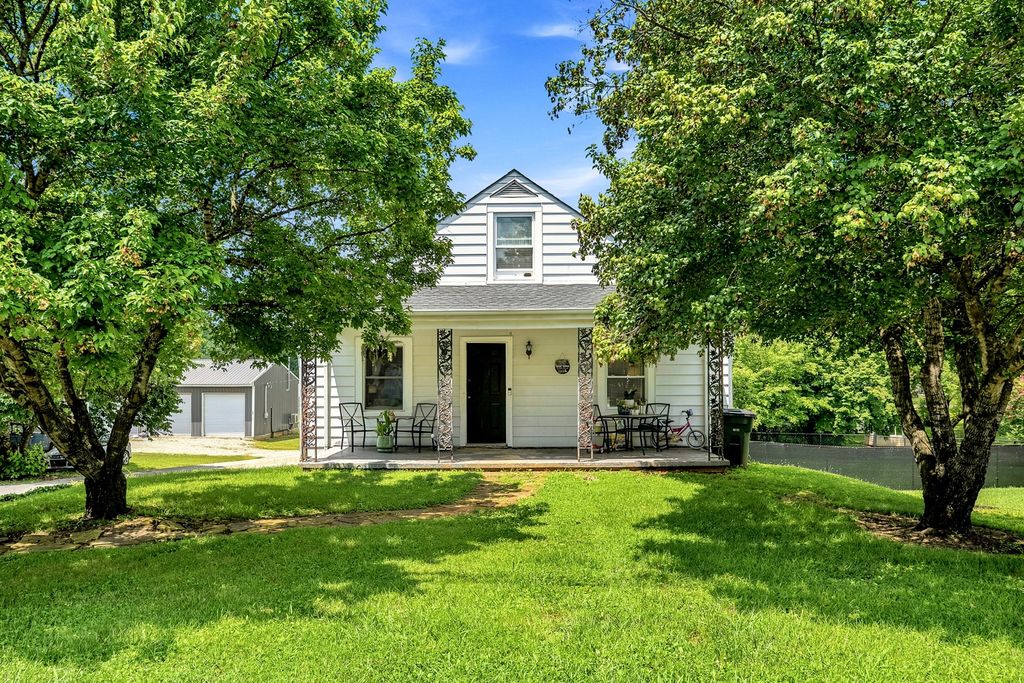 229 Wagoner St, Sparta
