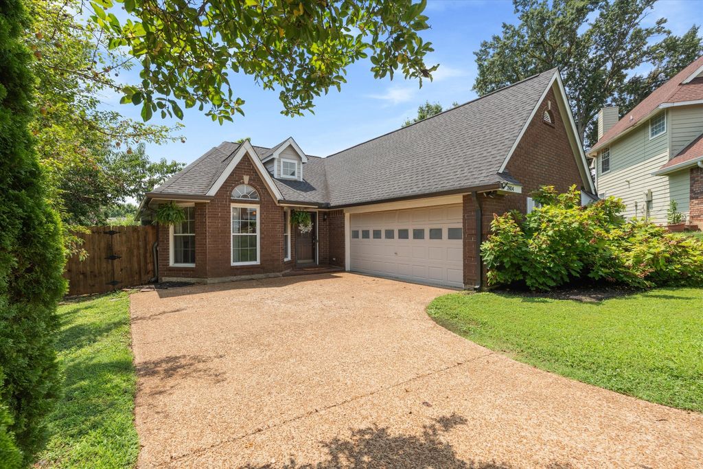 2804 Chapelwood Dr, Hermitage