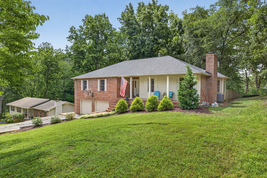 864 Spring Valley Rd, Cookeville