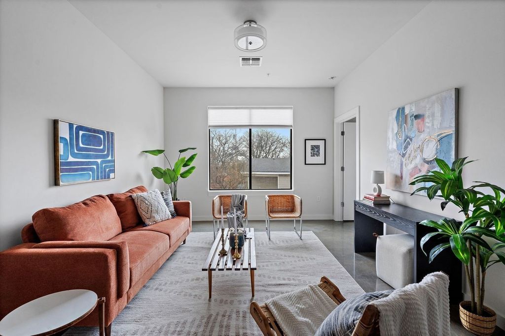 1900 12th Ave S 212, Nashville