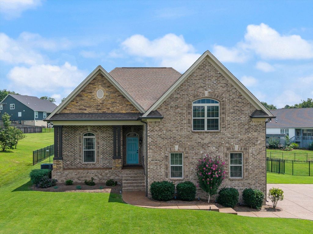 831 Manner Ln, Lebanon