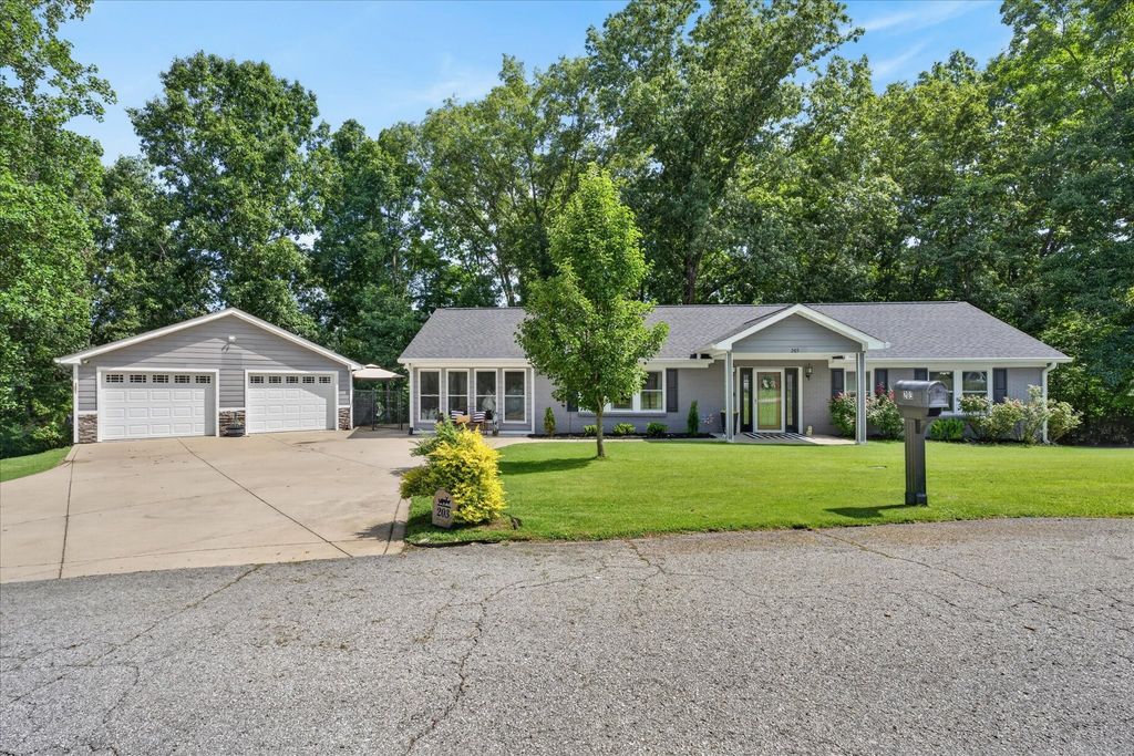 203 Shane Lee Cir, Dover