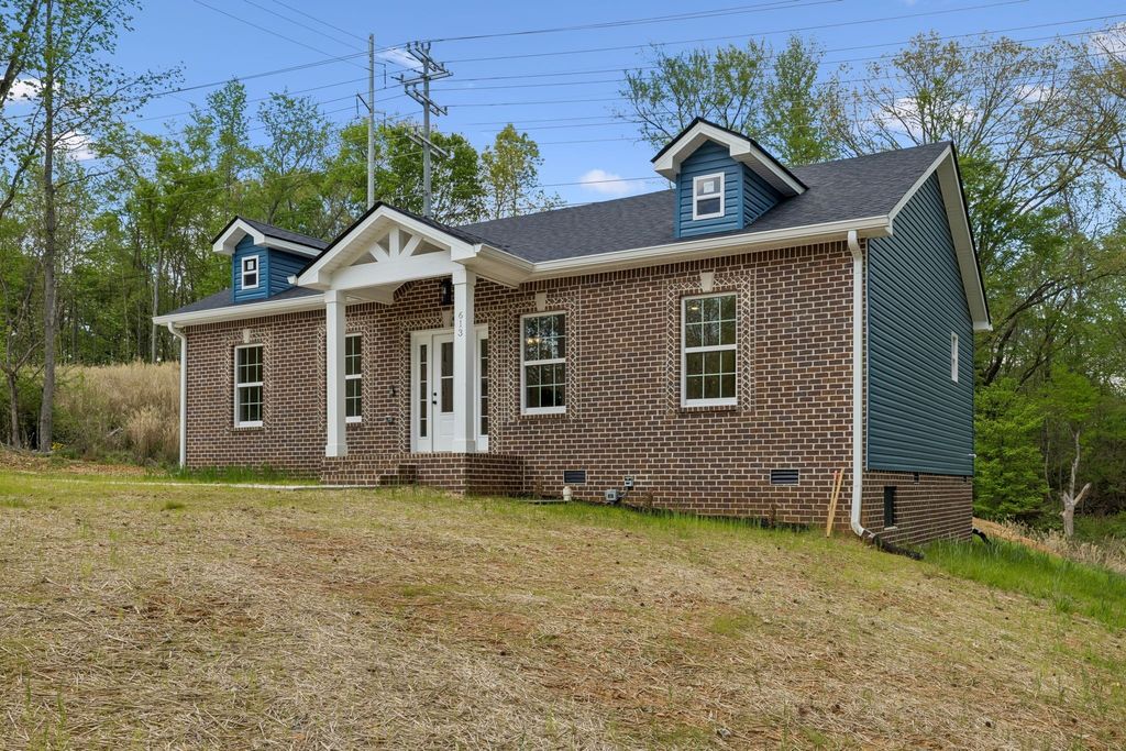613 Hill Rd, Clarksville
