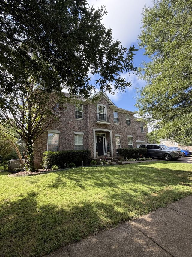 7524 Woodstream Dr, Nashville