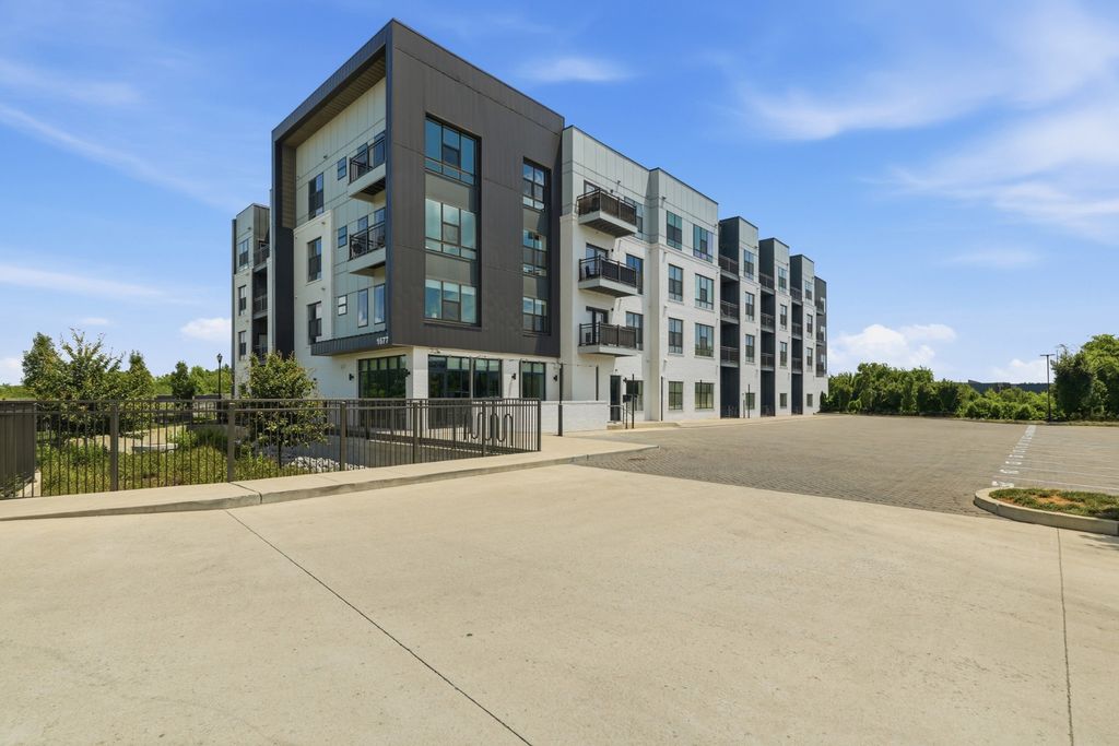 1677 54th Ave N 118, Nashville
